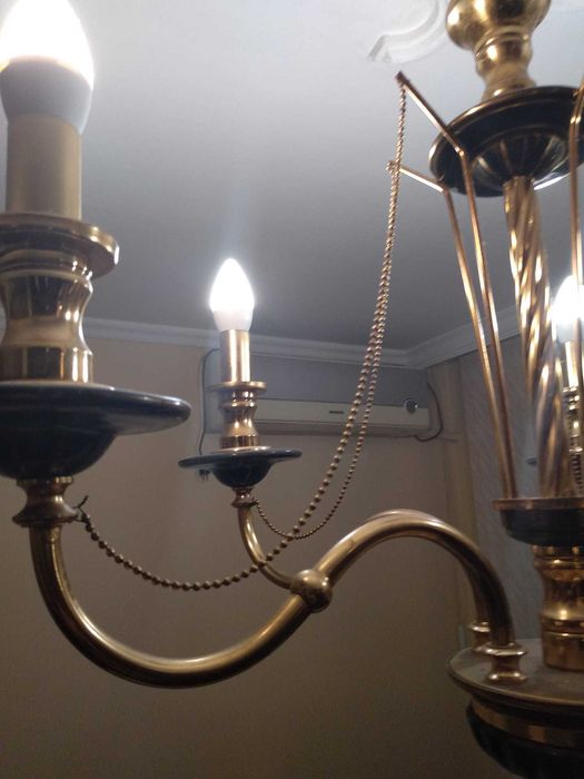 Класически полилей 4 крушки метален в златисто и черно пендел полюлей