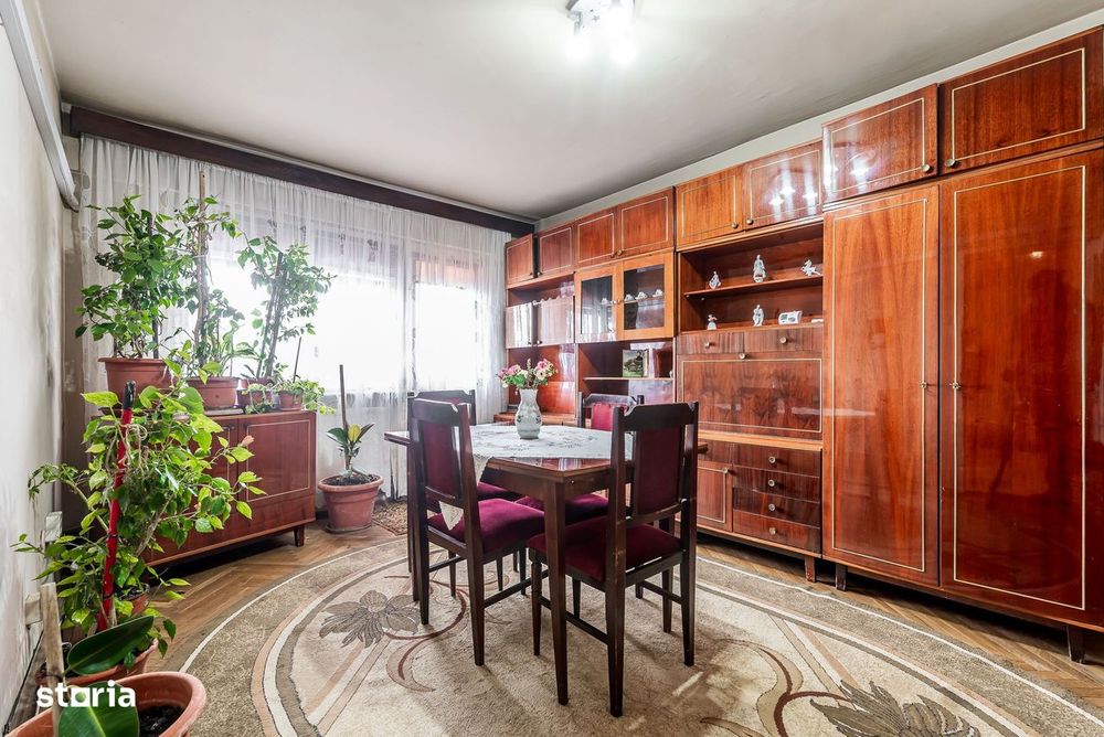 Apartament cu 4 camere decomandat cu vedere panoramica