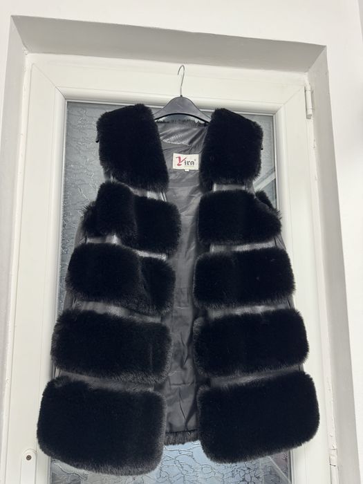 Vesta cu blanita si piele