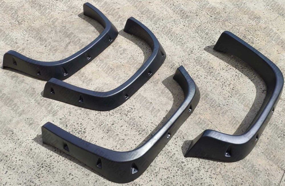 Overfendere aparatori de noroi Nissan Patrol 3 usi  Y60 (1989-1997)