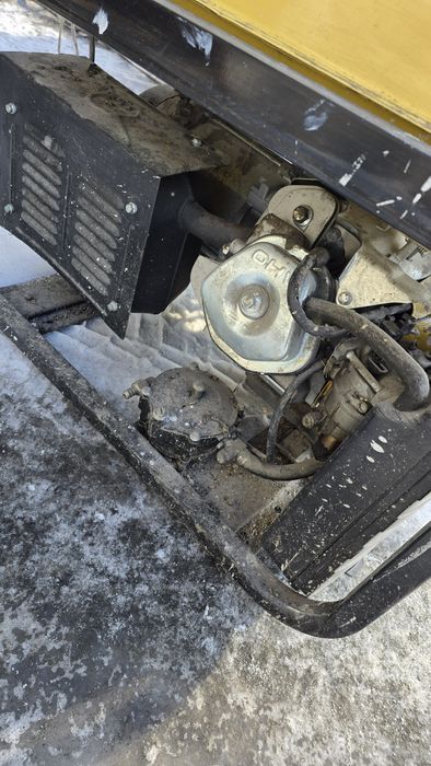 Продам два бензиновых и газовый генераторы