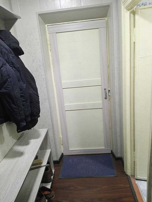 Сдаётся одна комната в двухкомнатной квартире.