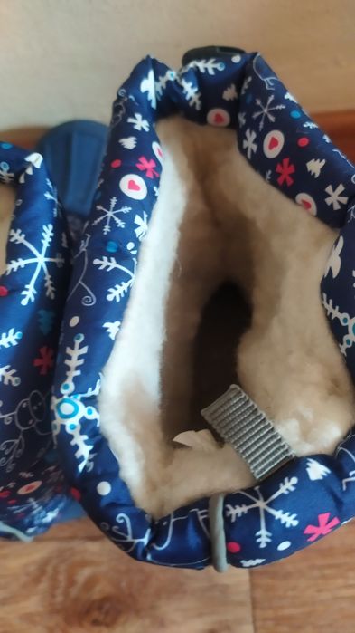 Продам детские сапожки