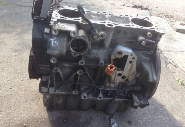 Блок двигателя Пассат Б6 Гольф 5 Джетта 5 2.0 BVY