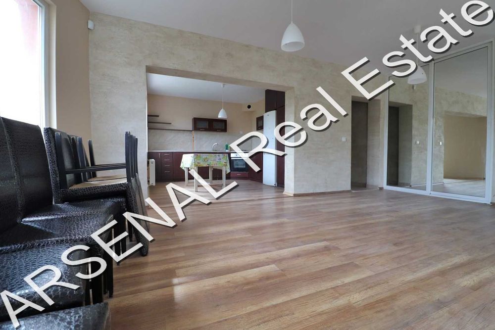 Дава се под наем Къща в с. Владая, Област София-град - 260 кв.м за 1200 € - Снимка #1