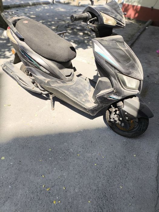Skuter sotiladi benzili