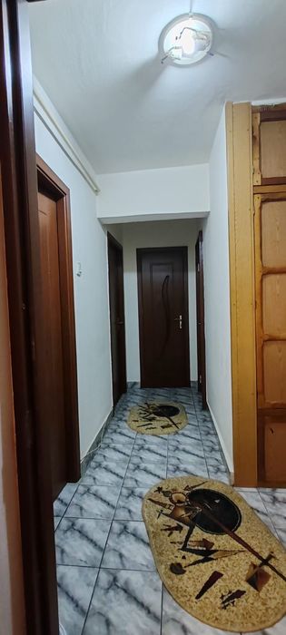 Închiriez apartament 2 camere