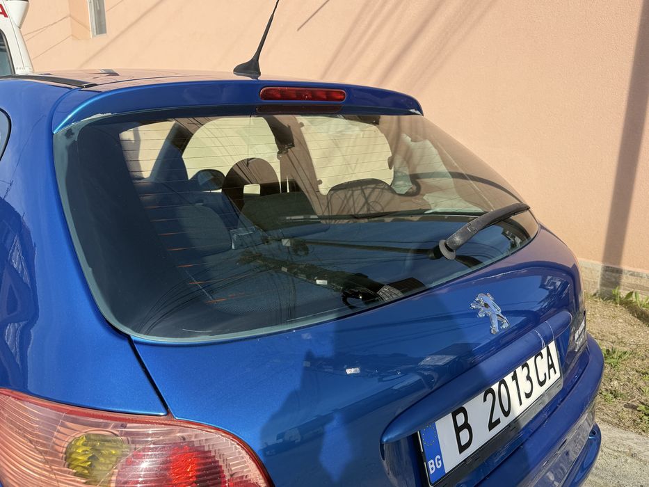 автомобил Peugeot 206 1.4i