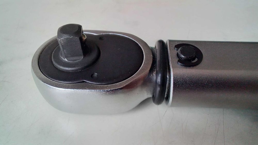 Jonnesway T04060 динамометрический ключ.