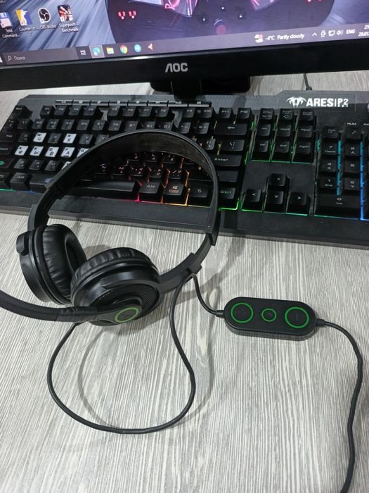 Kompyuter uchun kalonka va naushnik sotiladi