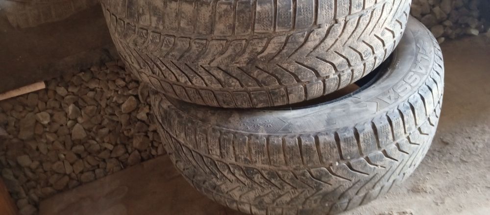 Продам 2летних, 2всесезоных баллона