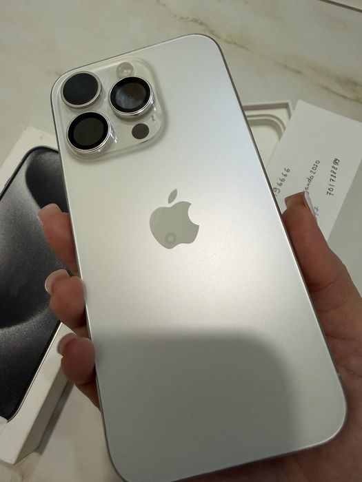 Продаю Iphone 15