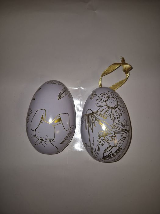 Ou metalic decorativ potrivit si pentru surprize cadou