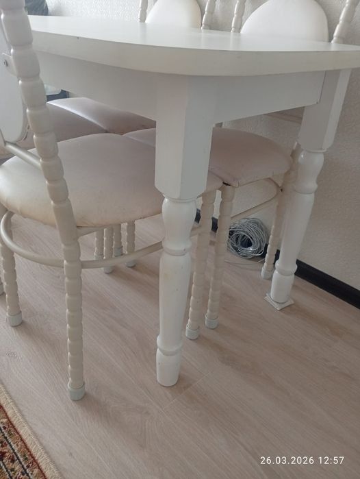 Продам стол кухонный