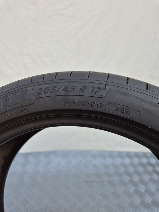 1бр 205 45 17 Michelin лятна 20г