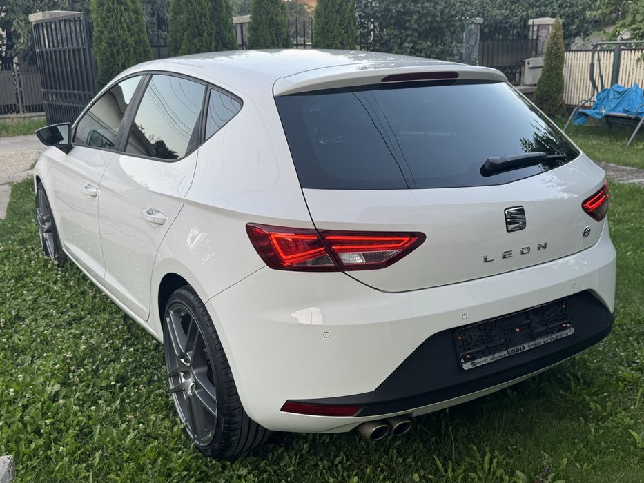 SEAT LEON pachet FR  2.0tdi an fab2016faruri-stopuri LED alcantara Navi jante19