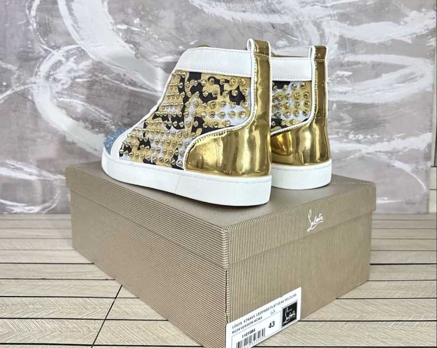 Vand louboutin gold toate marimile dispomibile