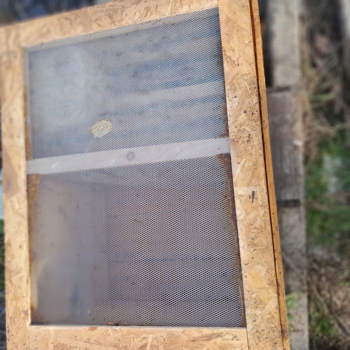 Vand cutii stupiii 18 si 16 rame/ colectoare polen tip sălaj