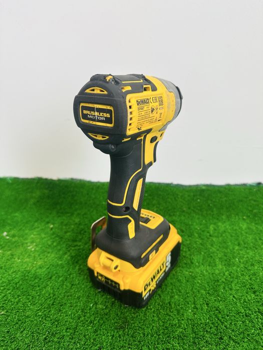 Impact Dewalt DCF887