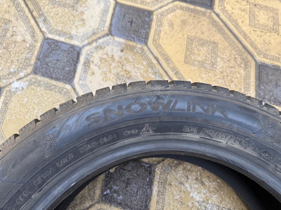 Зимние шины б/у 215/55/17