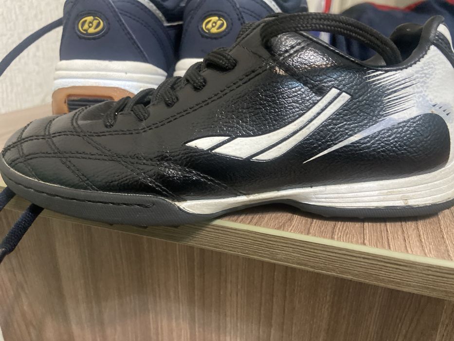 Продам бутцы детские