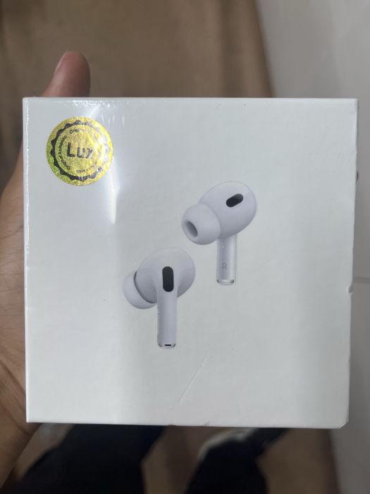 AirPods (3 поколение) и AirPods pro 3