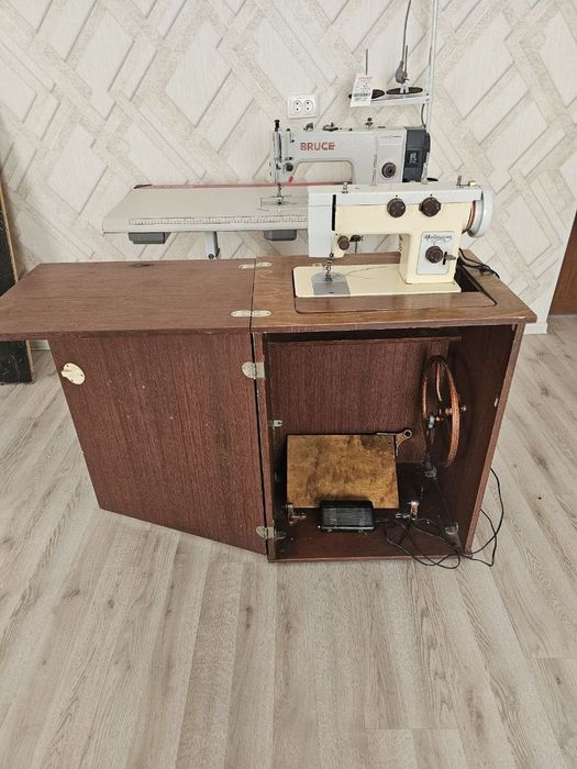 Швейная машина Чайка 143