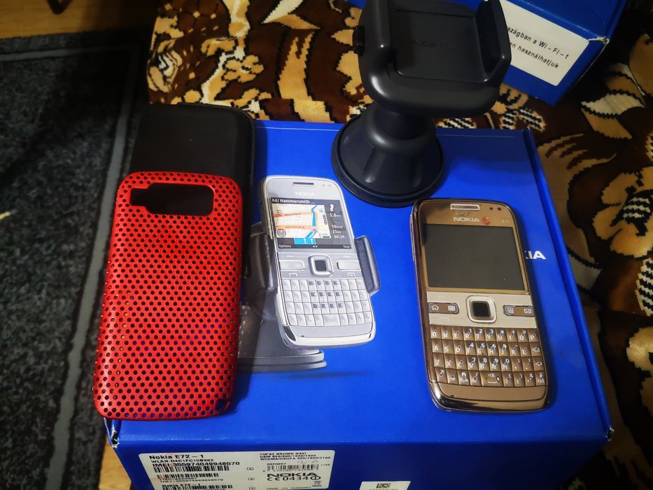 Nokia e72. В золотом цвете.