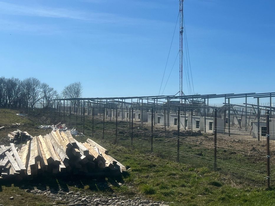 Lucrări în constructii garduri și acoperișuri pe structura metalica