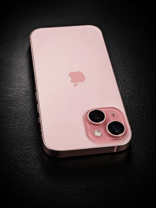 Iphone 15 розов в отлично състояние