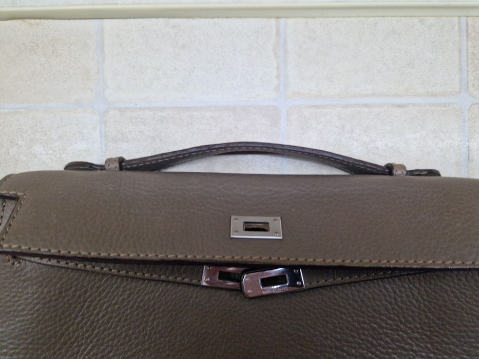 Продам сумочку клатч, в хорошем состоянии.