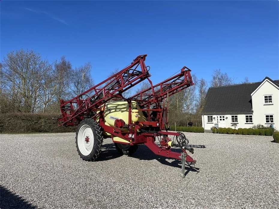 Instalatie erbicidat Met John Deere 732 an 2015 Kuhn Atlantique Hardi