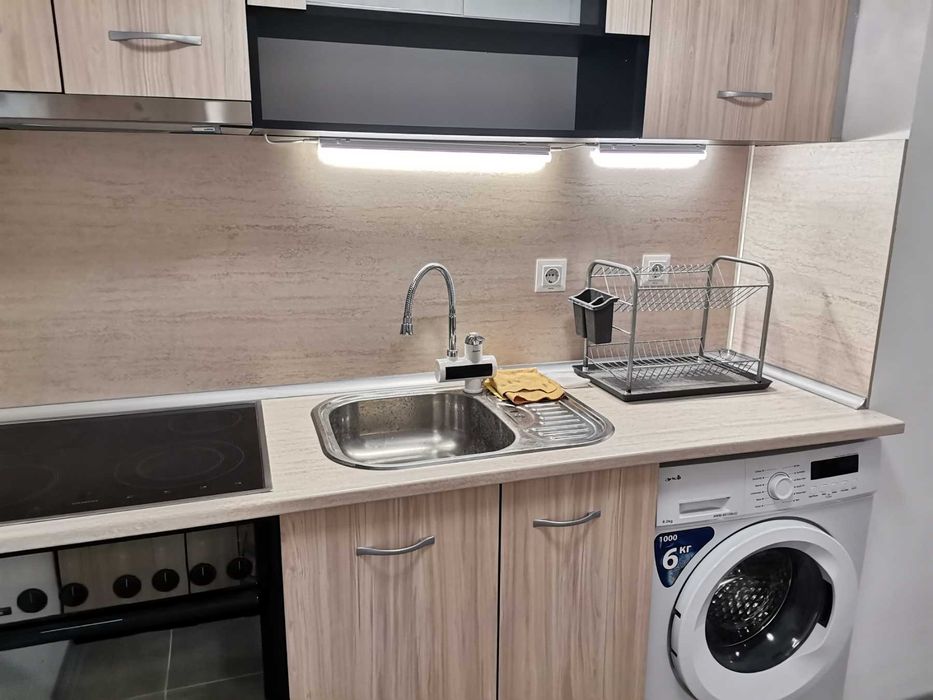 Дава се под наем Тристаен апартамент в Пловдив, Сточна гара - 82 кв.м за 459 € - Снимка #2