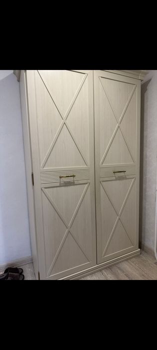 Шифонер и кровать, комплект мебели