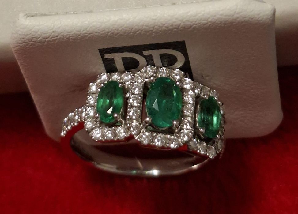 Vand inel aur alb 18k+ 3 smaralde si diamante naturale
