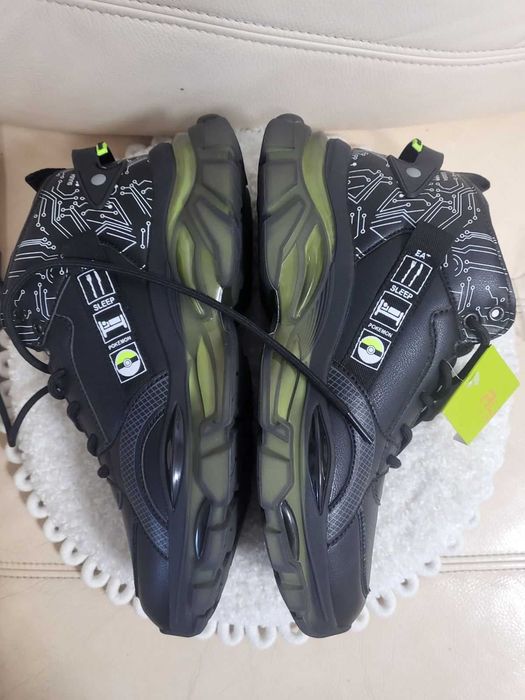 Нови високи маратонки - 42 номер