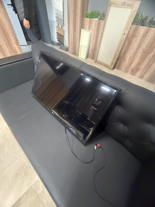 Телевизор LG буу