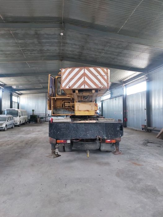 Автокран Галичанин 25 тонн