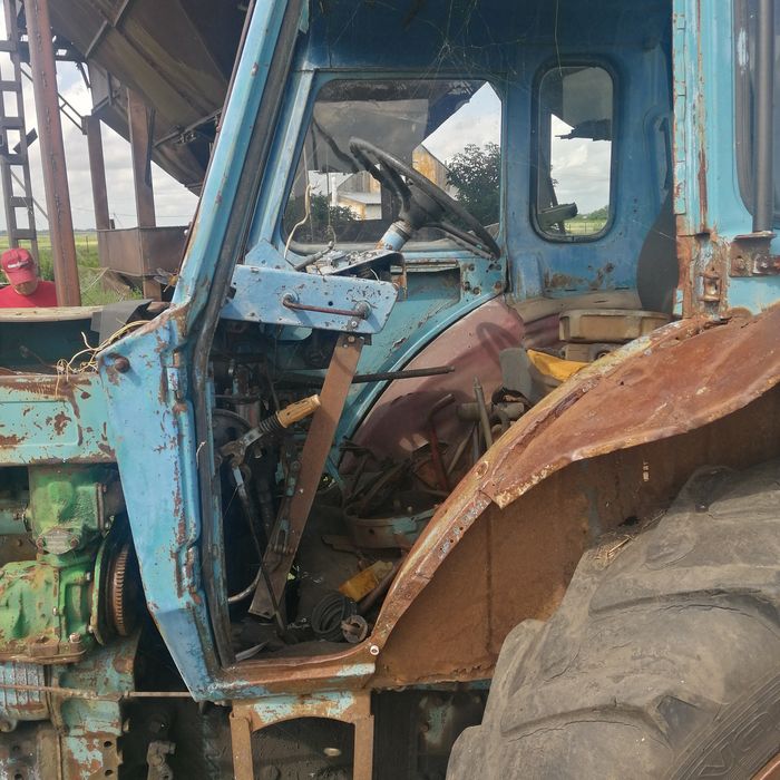 Продам трактор мтз