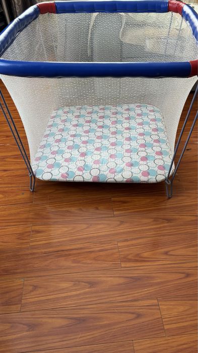 Продаю манеж детский