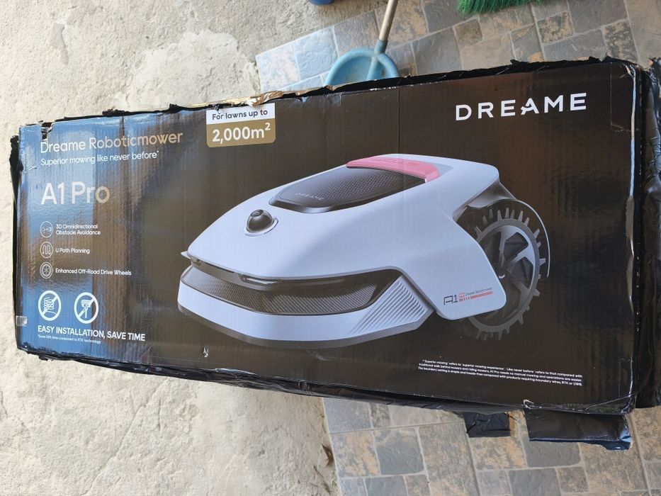 Vand roboti gazon noi,sigilati