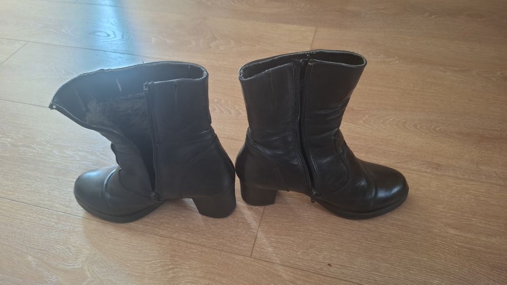 Ghete piele îmblănite mărimea  36