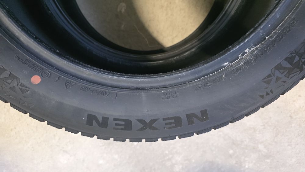 Автошины, 245/50/20 зимние шины