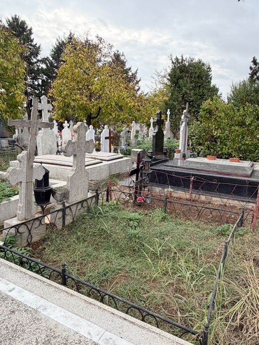 Două locuri de veci de vanzare Fundeni-Dobroești