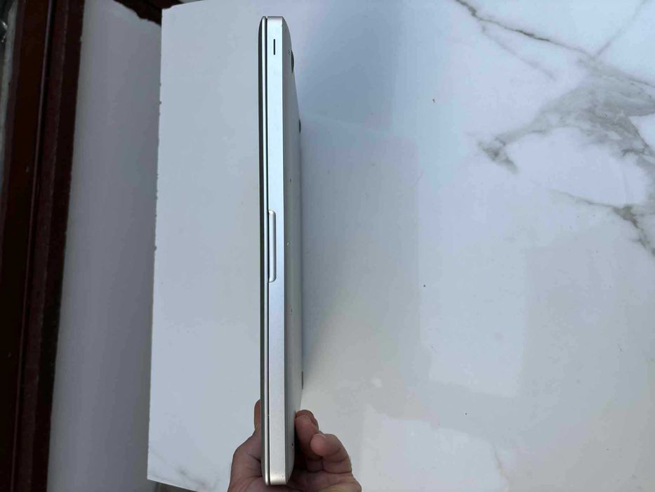 MacBook Pro 13” (Mid 2012) – i5, 8GB RAM, 256GB SSD