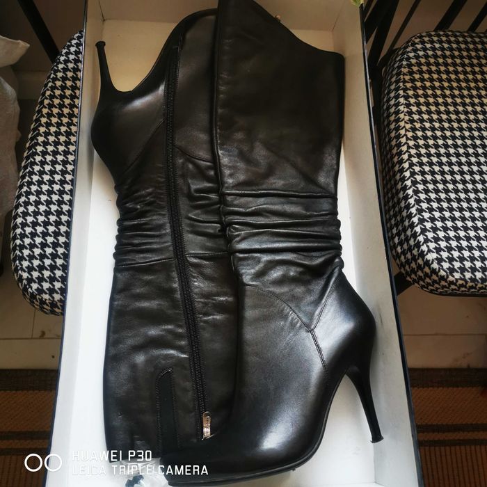 Продам демисезонные сапоги