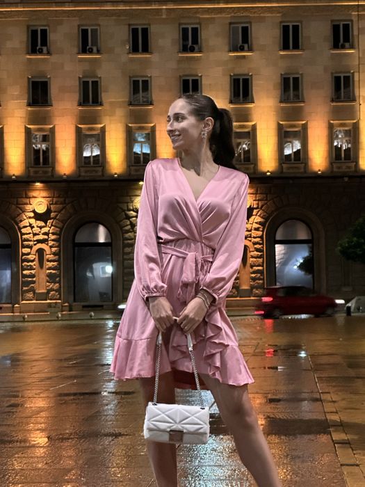 Рокля с дълъг ръкав