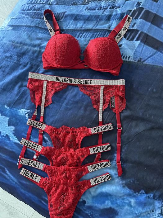 Бельото Victoria Secret, размер ХС, цена 25 лв