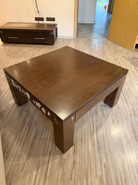 Малка холна маса