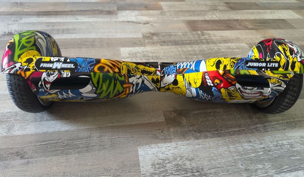 2 Hoverboard-uri graffiti – baterii noi + Bluetooth”